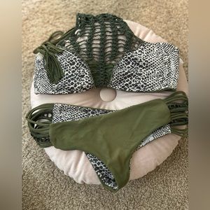 Acacia swim- 🤩Gorgeous 🤩Brazilian cut bottom &  Halter top Swim set